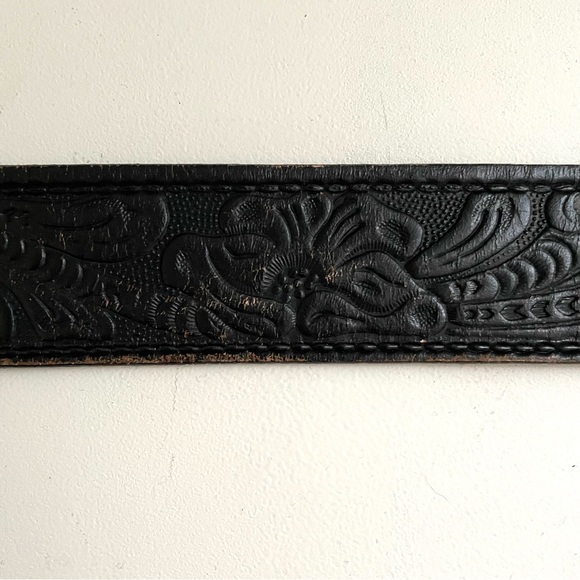 Brushy Creek Western Cowhide Belt - Picture 10 of 10